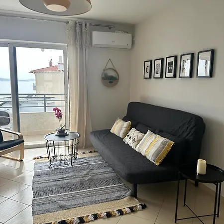 Roxy Apartment *