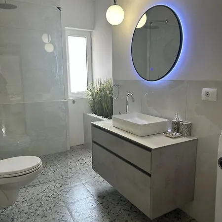 Roxy Apartment *