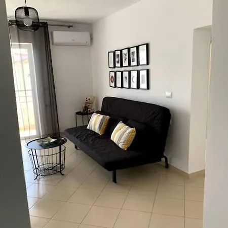 Roxy Apartment *
